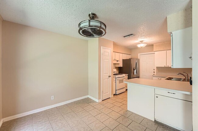 Building Photo - 6509 Krollton Dr
