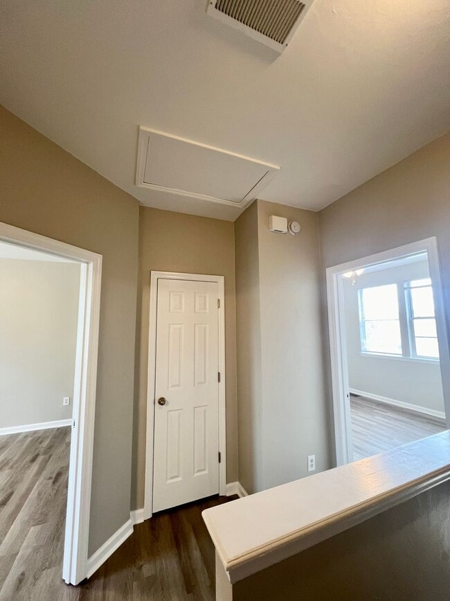 Building Photo - Location, Location! Completely Remodeled Spacious 3BR/2BR!