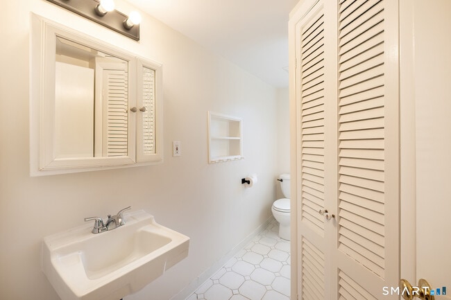 Building Photo - 1 Long Wall Rd