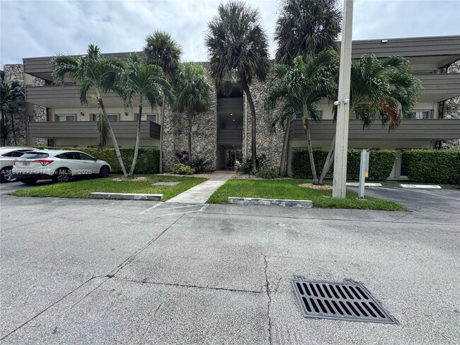 Primary Photo - 8315 SW 72nd Ave