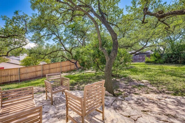 Building Photo - 6210 Cape Coral Dr