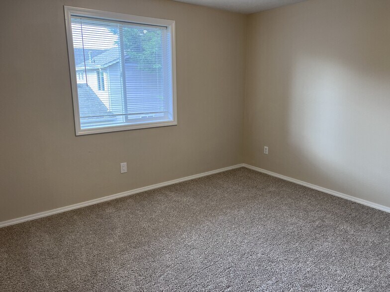 Building Photo - 17611 SE 16th St