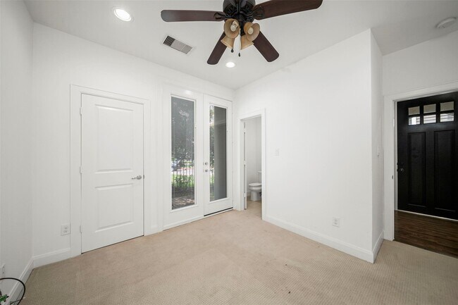 Building Photo - 22 Hermann Park Ct