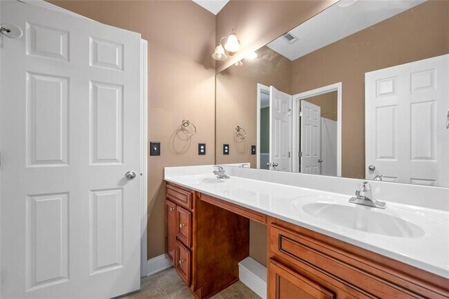 Building Photo - 548 Myrtle Trace Ln