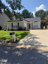Building Photo - 210 Morell Dr
