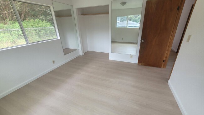 Building Photo - Bright Remodeled 3BR Home – Move-In Ready Now w/ Fenced Yard + Garage