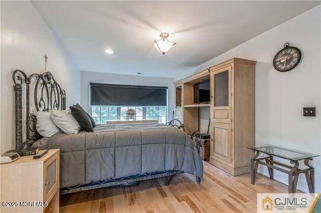 Building Photo - 115 Chariot Ct