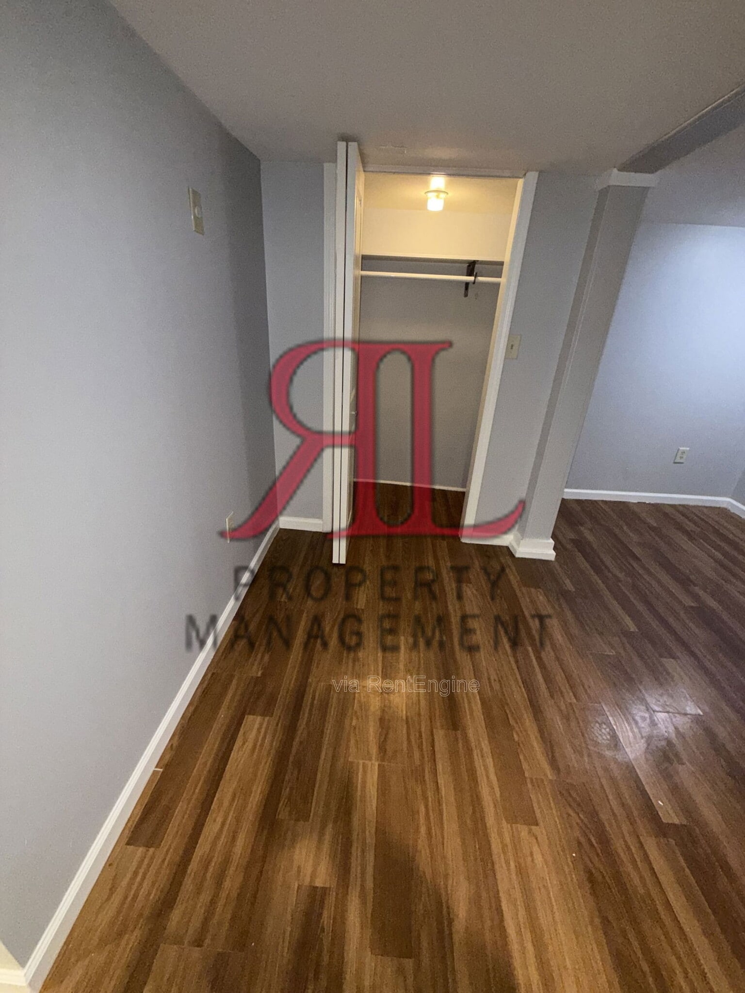 Building Photo - 722 Sheridan Ave