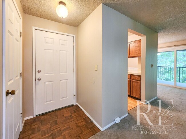 Building Photo - 50% OFF 1st Month's Rent! Upstairs Condo at The Narrows – Pool, Clubhouse & Woodland Views!