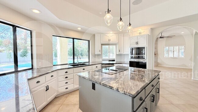 Building Photo - 10188 E Cortez Dr