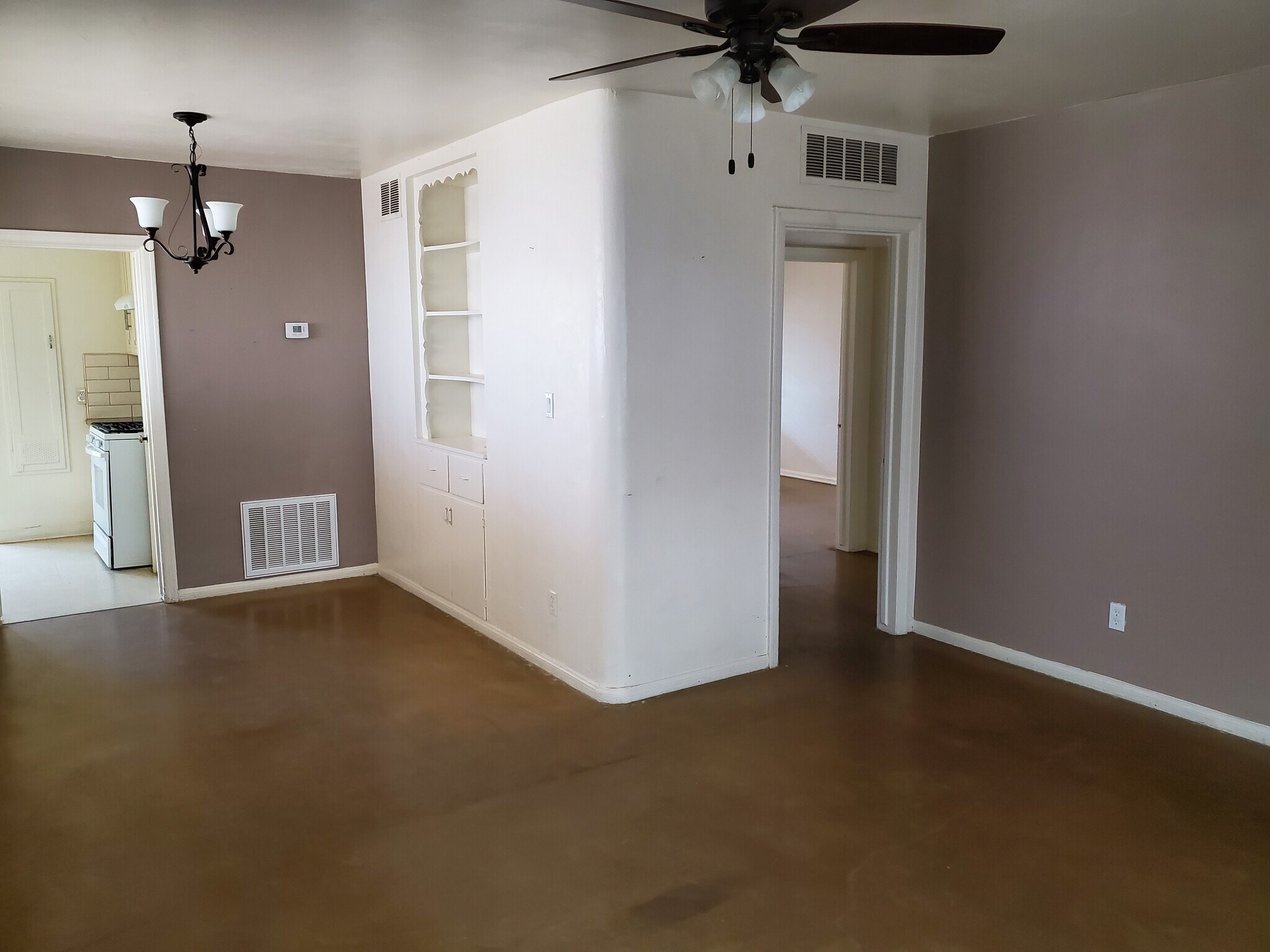 Building Photo - 340 E Virginia Cir