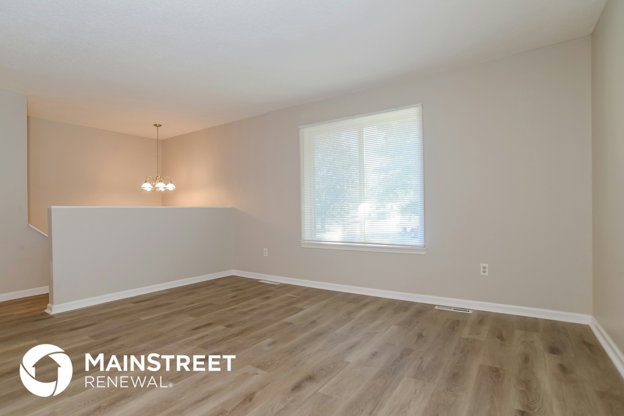 Building Photo - 1306 Queens Ct