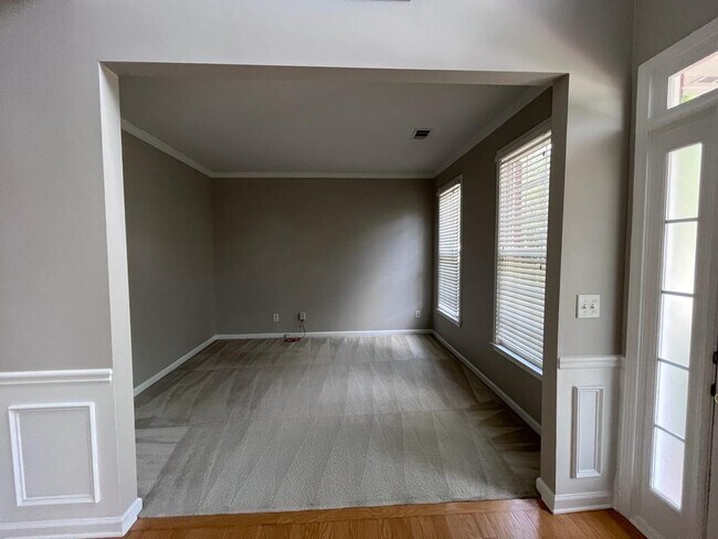 Building Photo - 1712 Hillside Bend Crossing