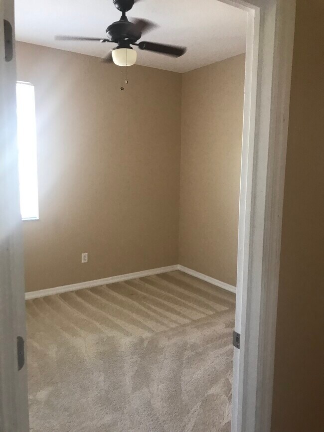 Building Photo - 19239 Stone Hedge Dr