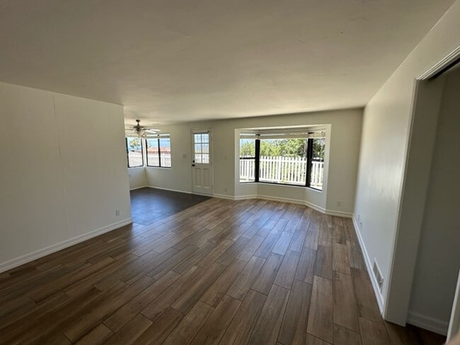 Building Photo - Beach Style Living in Encinitas, CA!