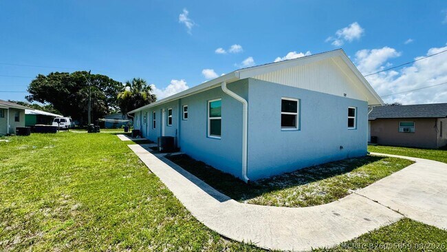 Building Photo - 1207 Avenue K A Ave