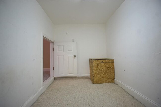 Building Photo - 3814 W Angeles St