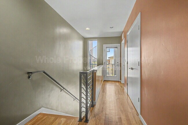 Building Photo - 1753 Julian St
