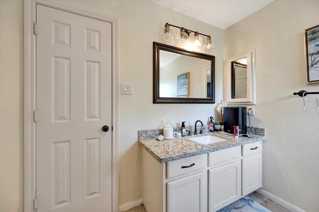 Building Photo - 3602 Garrettsville Dr