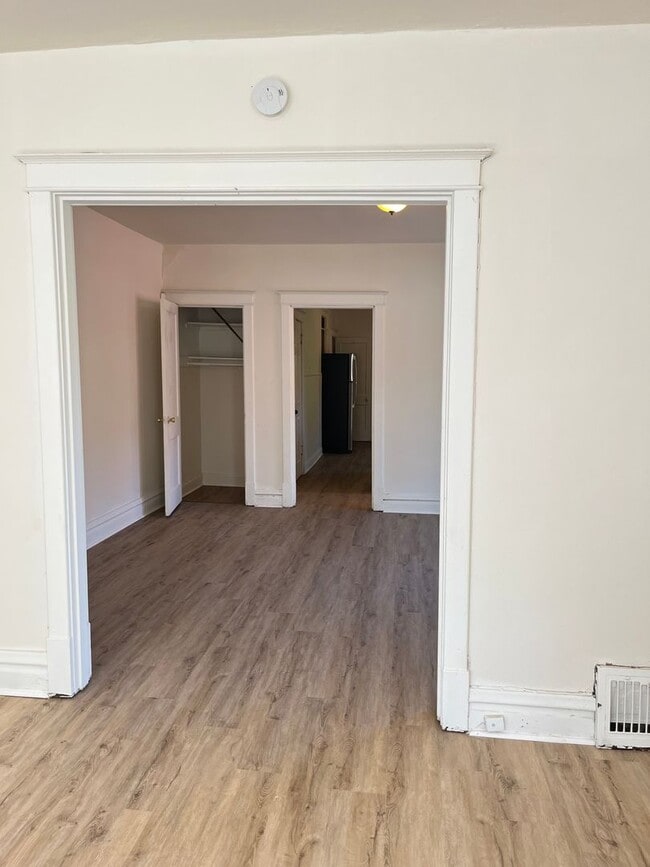 Building Photo - 1-Bedroom Apartment on 2nd Floor