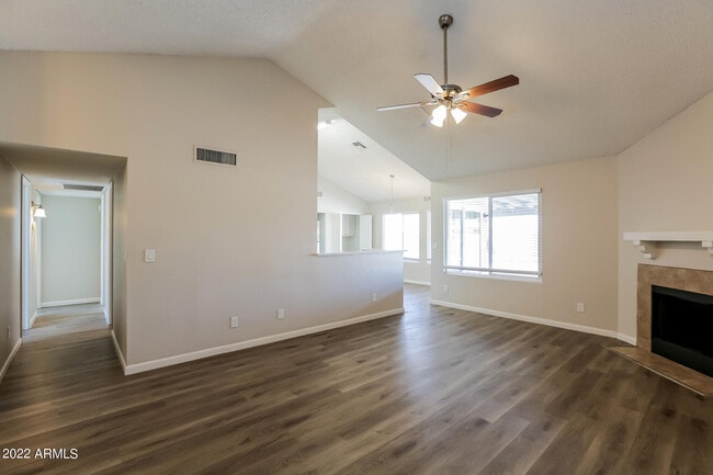 Building Photo - 13232 N 56th Ave
