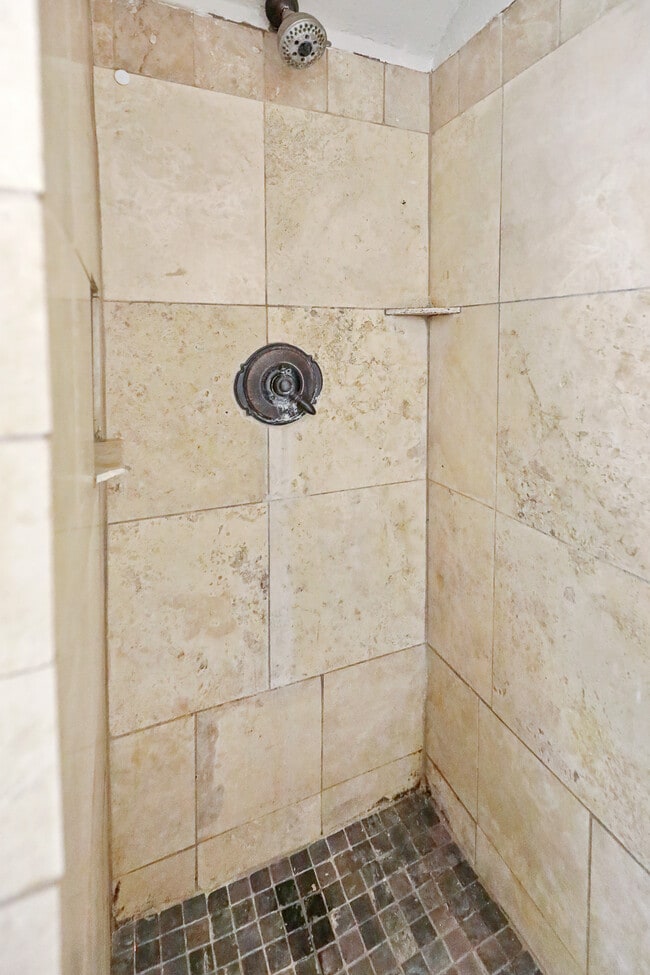 Building Photo - 25 Lemin Ave