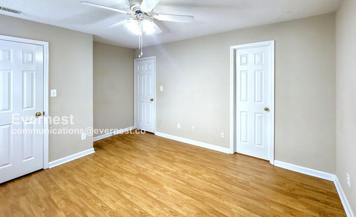 Building Photo - 319 Waters Edge Ln