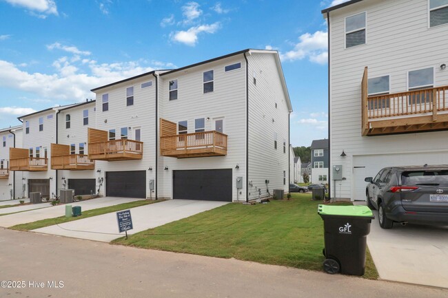 Building Photo - 1478 Hasse Ave