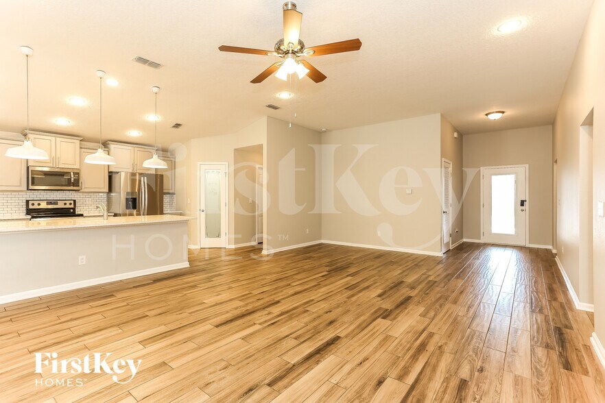 Building Photo - 4145 Emilio Ln