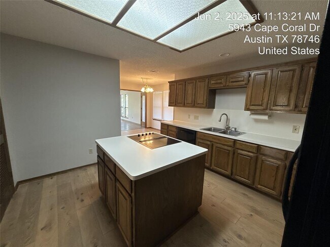 Building Photo - 5943 Cape Coral Dr