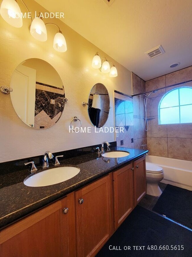 Building Photo - 4027 E Kirkland Rd