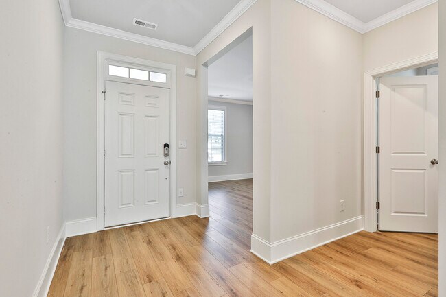 Building Photo - 335 Caledonia Ct