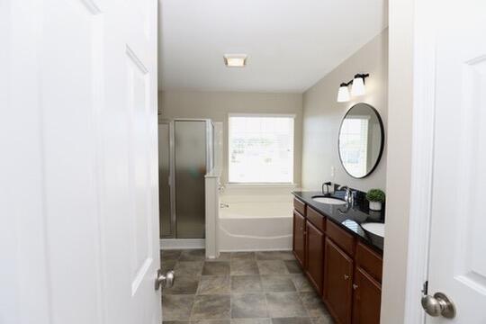 Building Photo - 3260 Matthews Dr