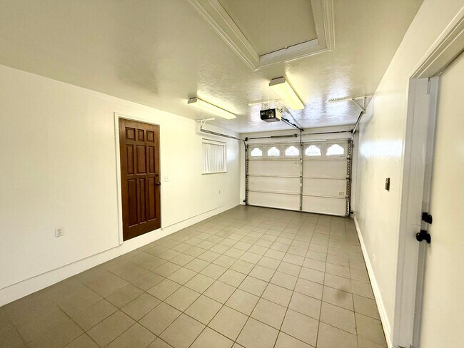 Building Photo - Charming 3 bedroom, 1 bathroom home located just minutes from downtown Prescott.