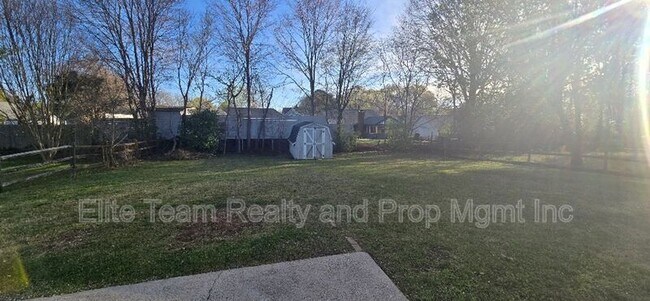 Building Photo - 14109 Southbridge Forest Dr