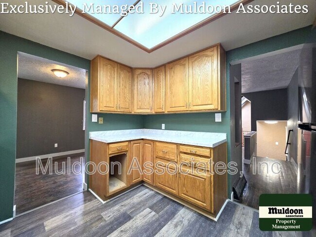 Building Photo - 1450 Luna Vista St