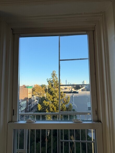 Building Photo - 187 Hopkins Ave