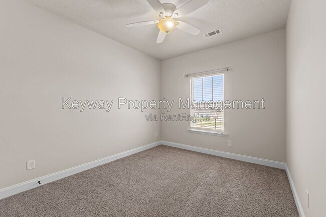 Building Photo - 135 Beallwood Dr