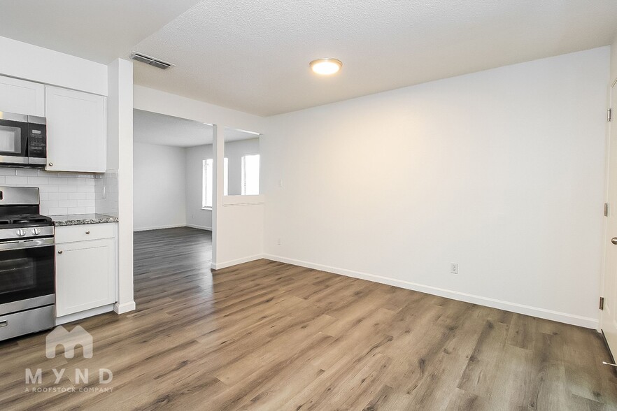 Building Photo - 7304 Lawnwood Dr