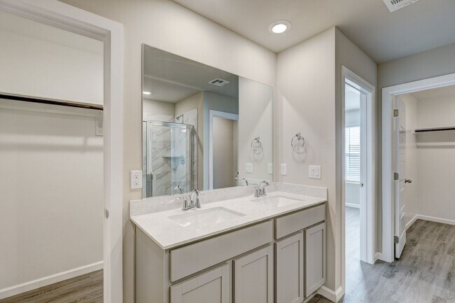Building Photo - Newer Home For Rent  in Mustang Schools! 3...
