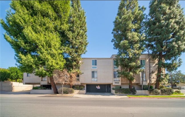 Building Photo - 9900 Jordan Ave