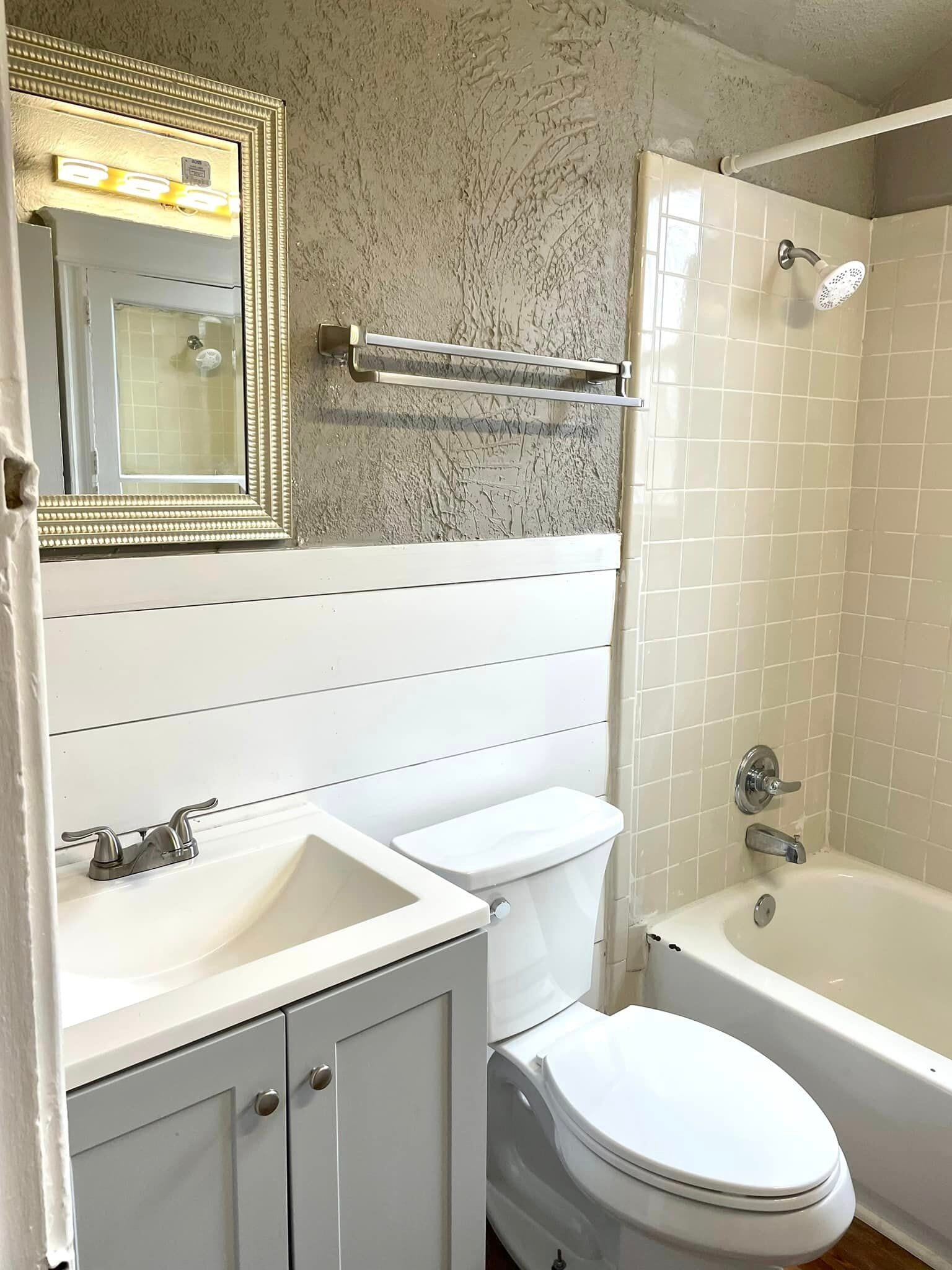 Building Photo - 3867 Ashland Ave