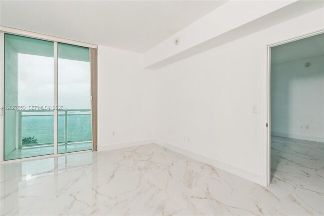 Building Photo - 951 Brickell Ave
