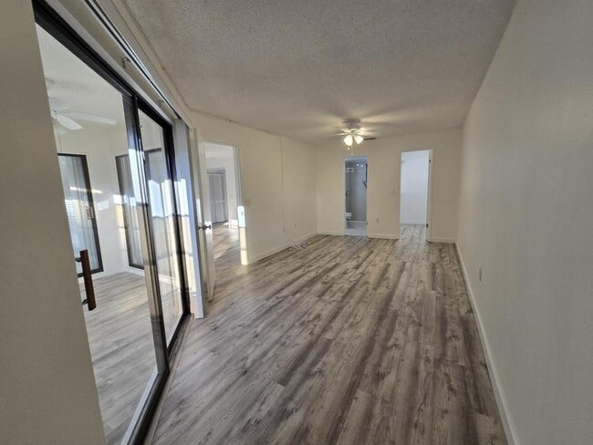 Building Photo - 9418 Nakoma Way