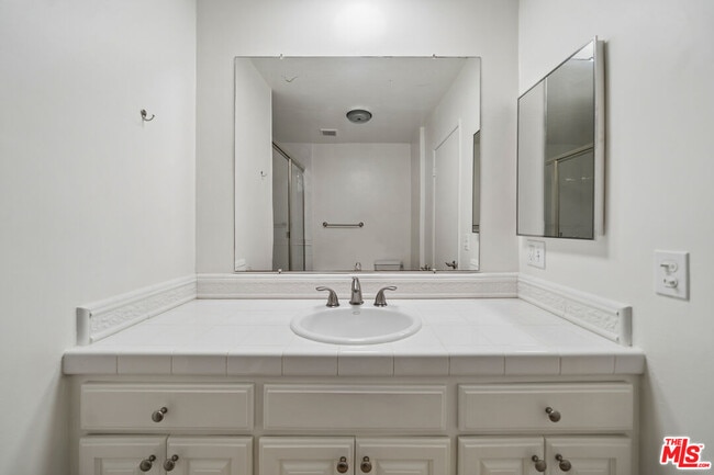 Building Photo - 131 Orlando Ave