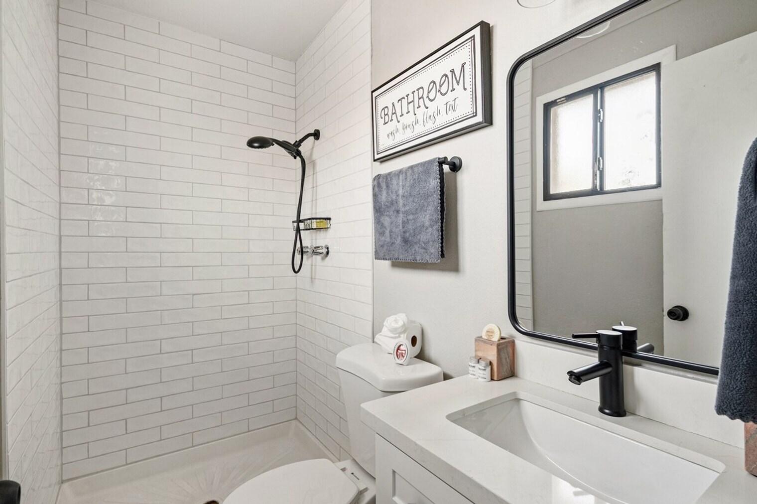 Building Photo - 4102 W Virginia Ave