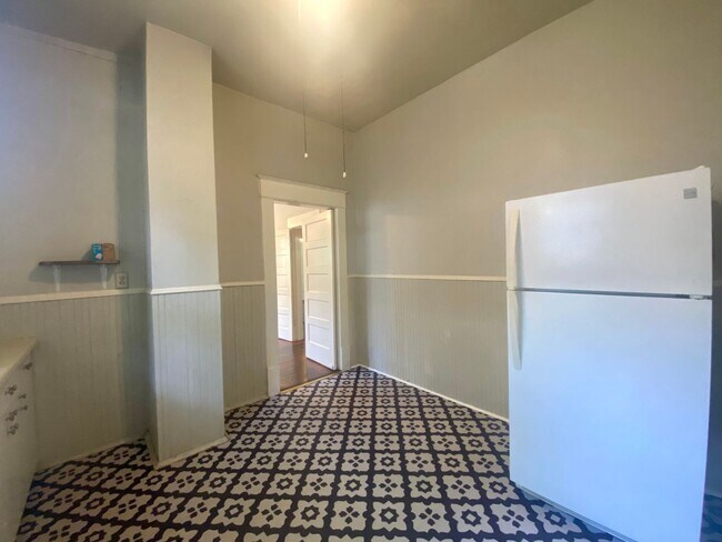 Building Photo - Charming 2/1 in Hyde Park- 4518 Depew!