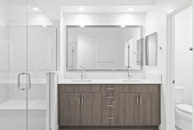 Master Bath - 166 Uptown Cir