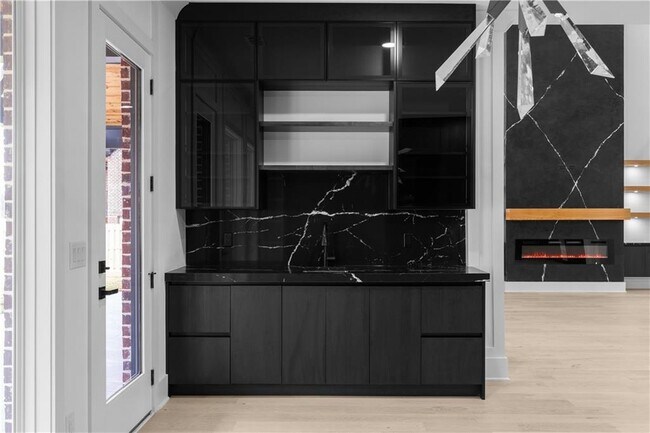 Building Photo - 409 Thunder Rd