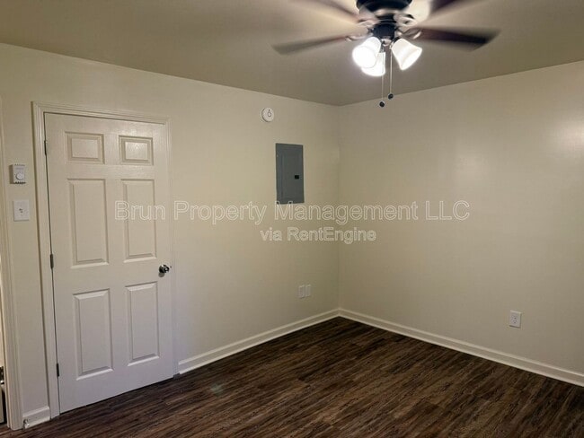 Building Photo - 5820 Sanford Rd